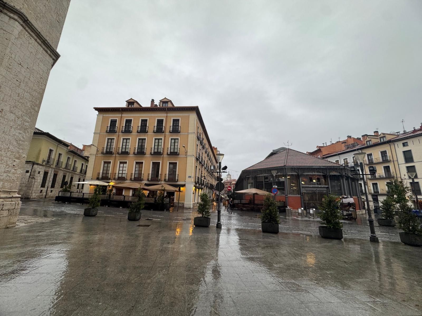 Vista exterior de Pis de lloguer en Valladolid Capital amb Parquet, Terrassa i Balcó