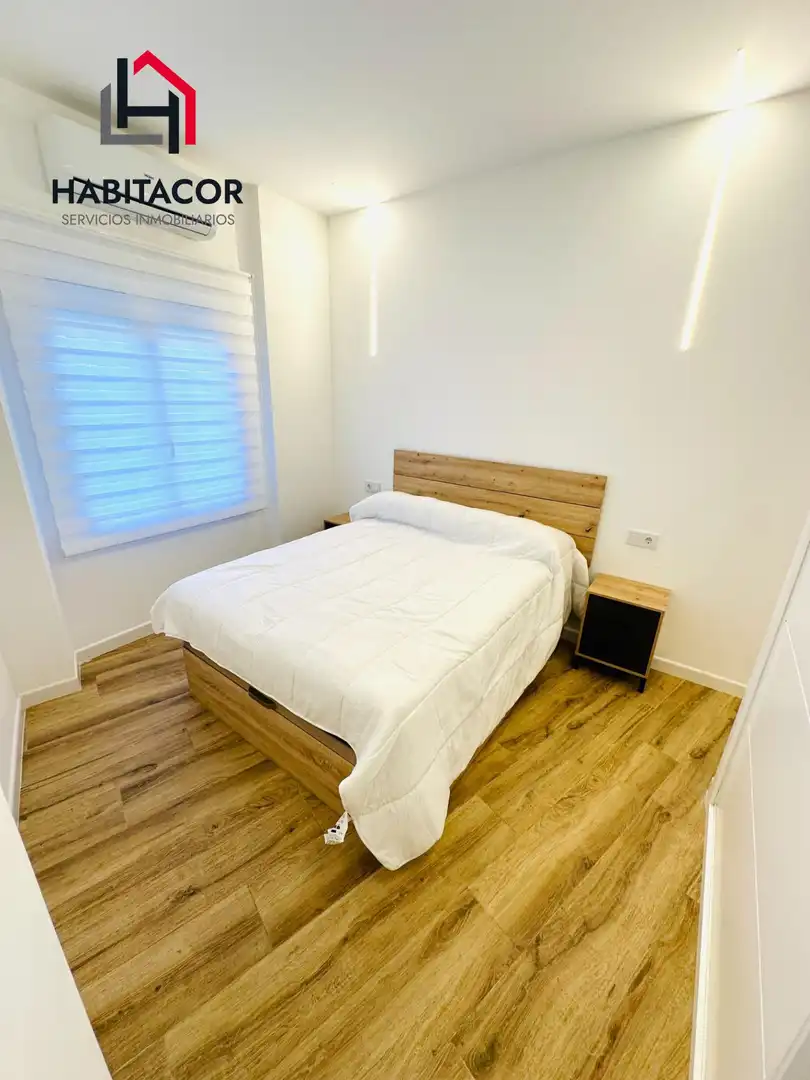 Dormitori de Apartament de lloguer en Córdoba amb Aire condicionat, Calefacció i Moblat