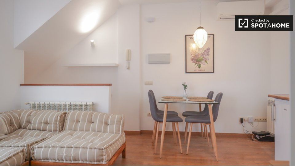 Bedroom of Flat to rent in  Madrid Capital  with Air Conditioner, Heating and Furnished