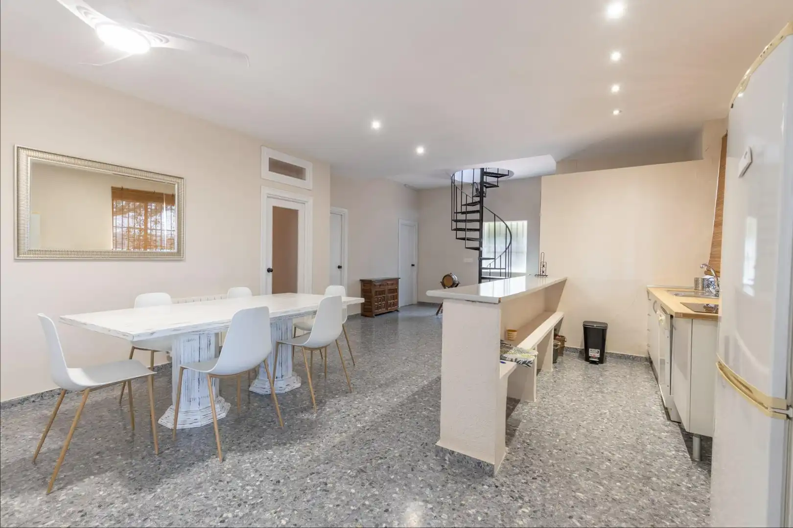 Comedor de Casa o chalet en venta en Huétor de Santillán con Calefacción, Jardín privado y Piscina