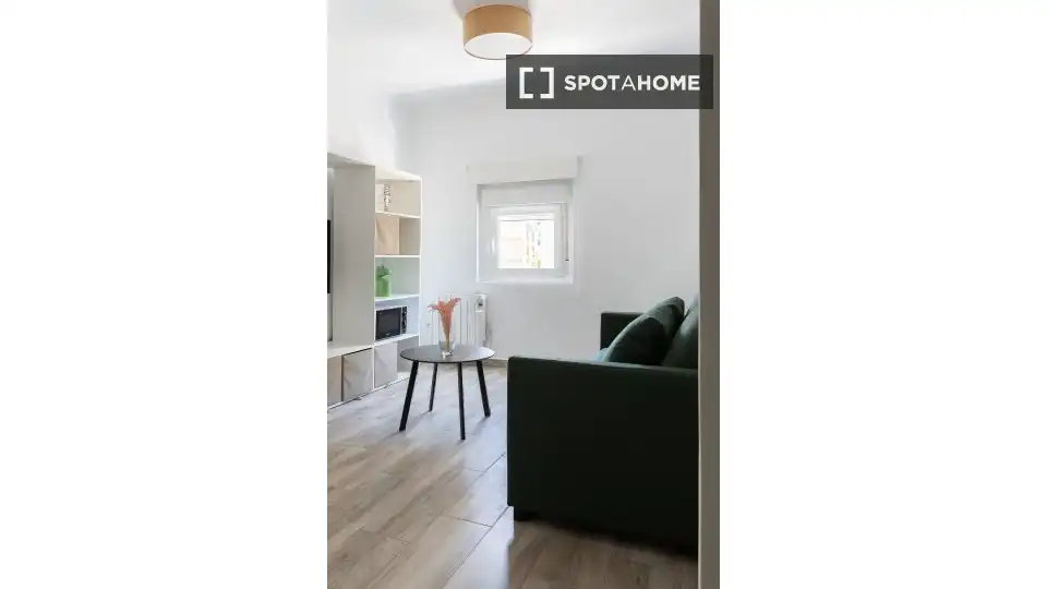 Exterior view of Flat for rent in Getafe  with Air Conditioner, Heating and Furnished