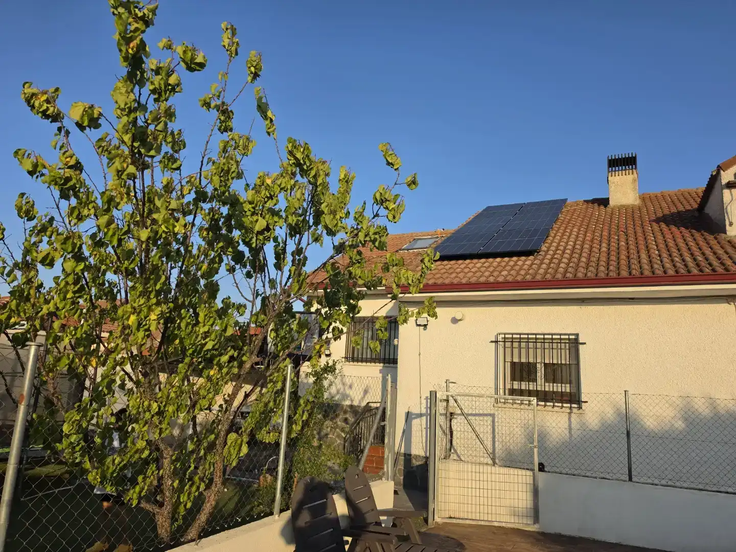 Vista exterior de Casa o xalet en venda en Valdetorres de Jarama amb Piscina