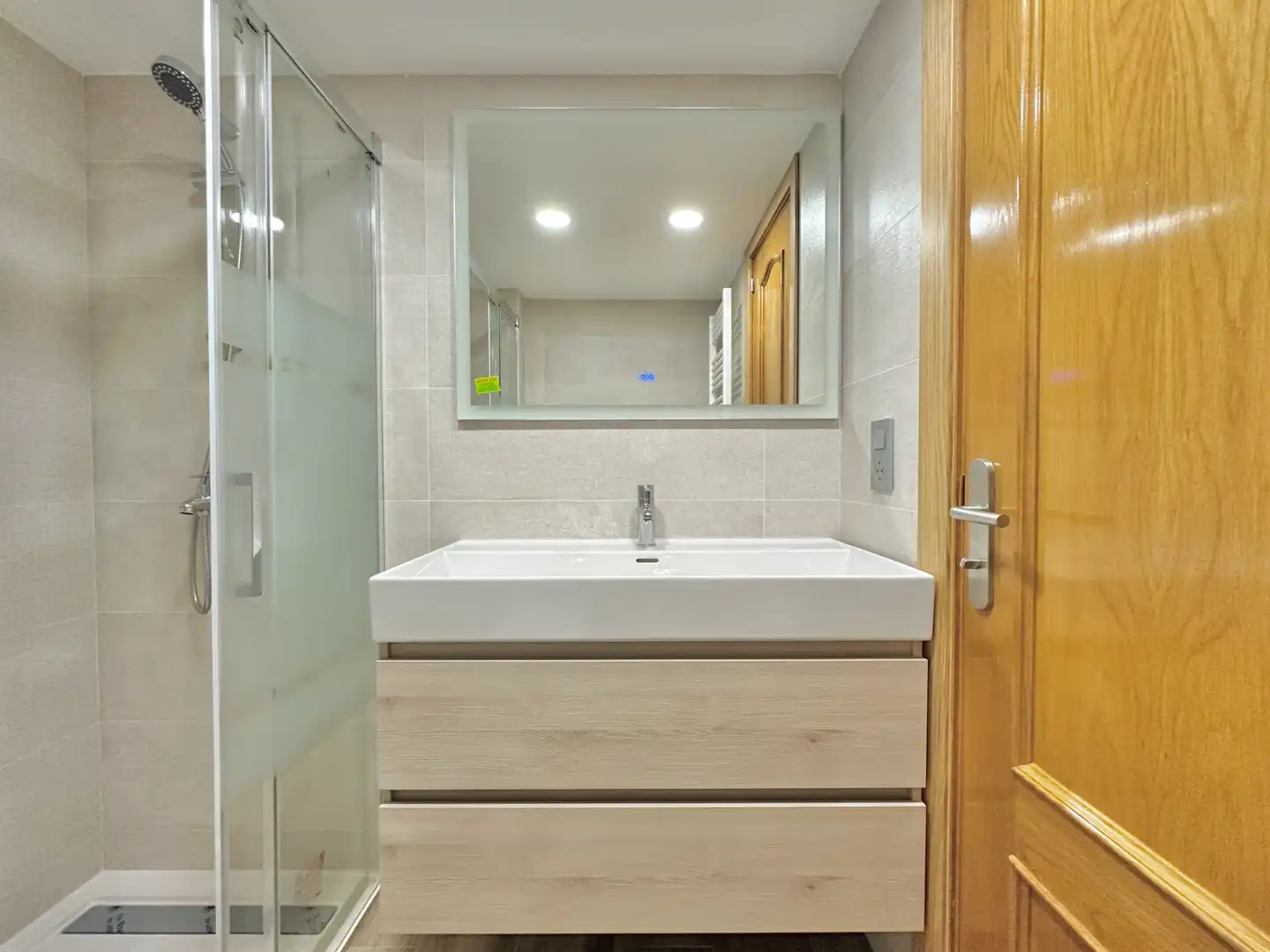 Baño de Ático en venta en Barcelona con Aire acondicionado, Calefacción y Terraza