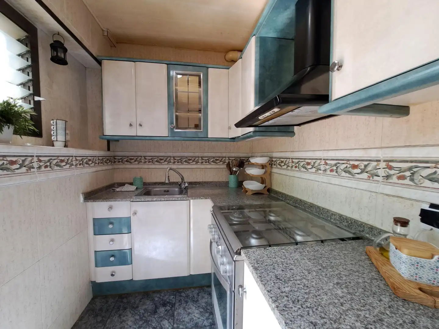 Cuina de Casa o xalet en venda en Castellví de Rosanes amb Calefacció, Jardí privat i Terrassa