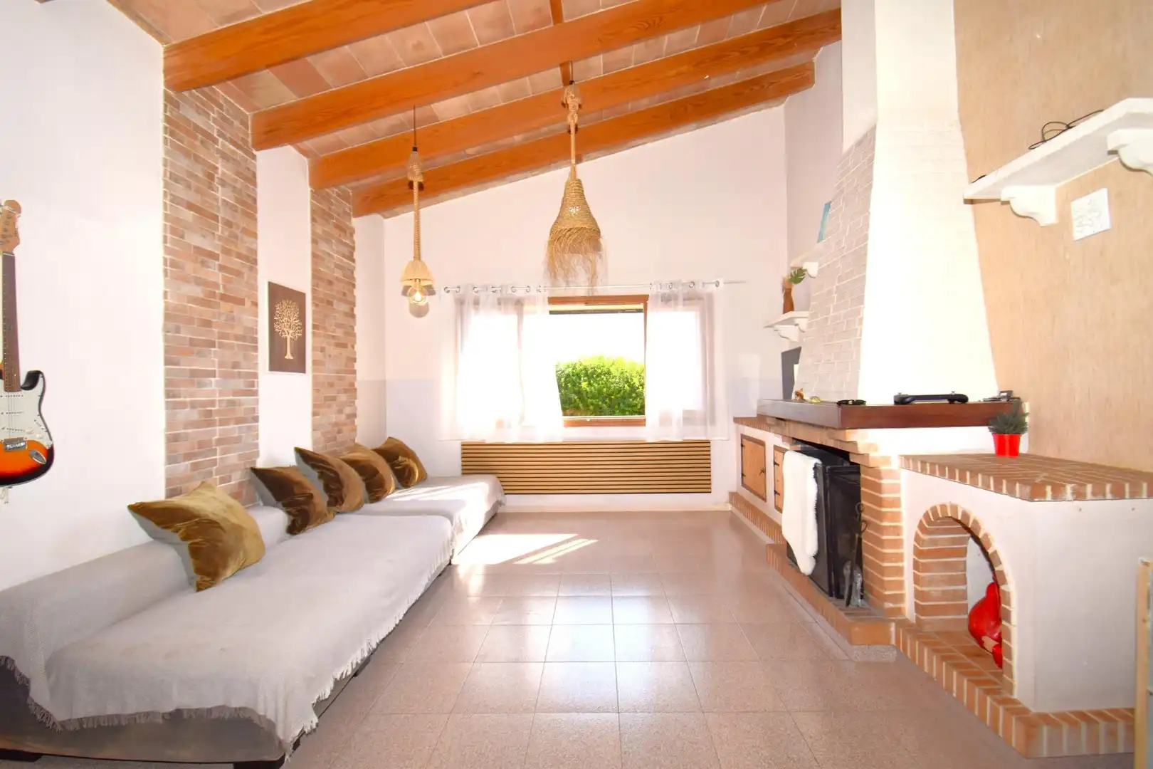 Sala d'estar de Finca rústica en venda en Lloret de Vistalegre amb Aire condicionat, Jardí privat i Terrassa