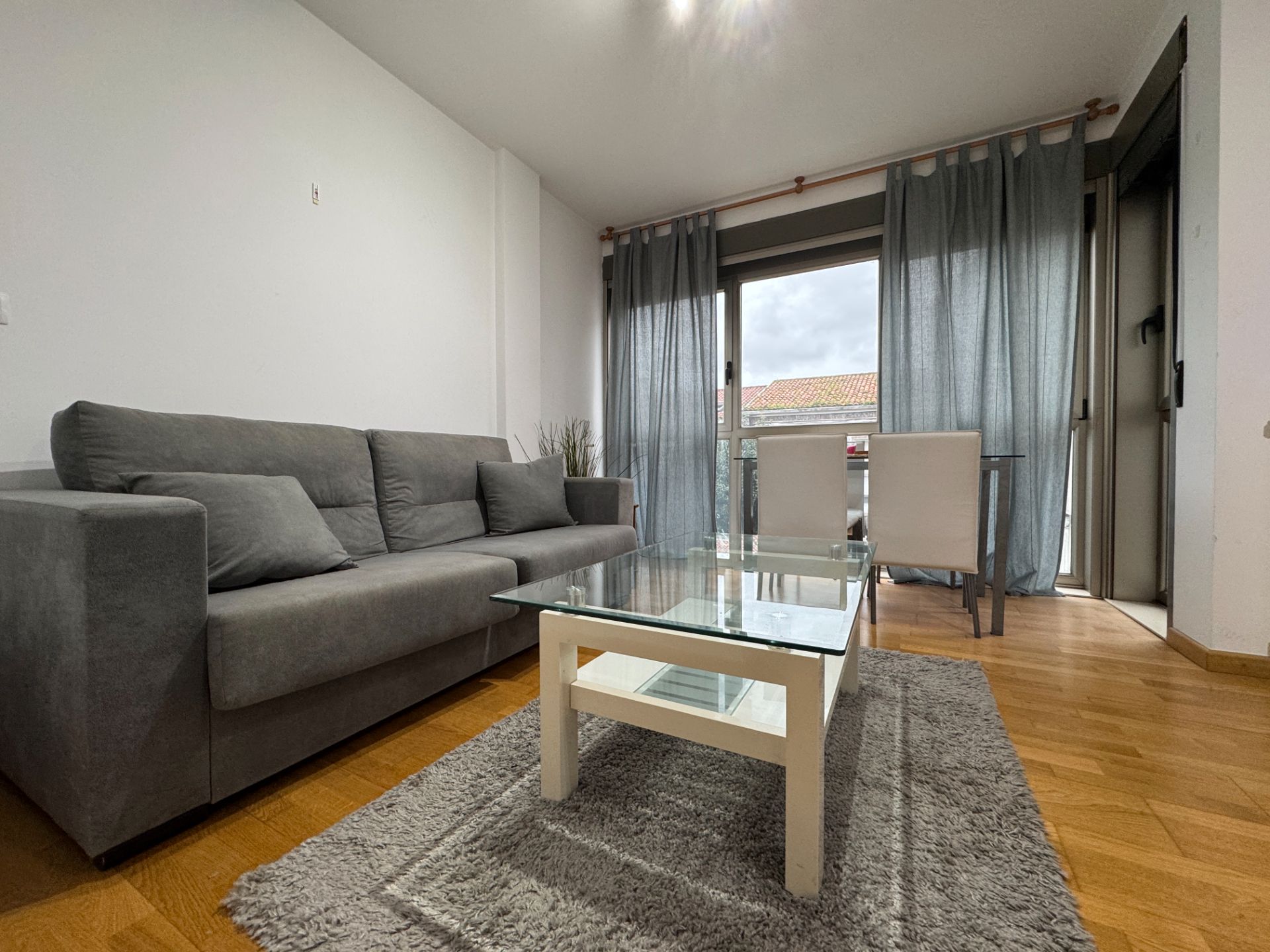 Living room of Flat to rent in Santiago de Compostela   with Heating, Storage room and Furnished