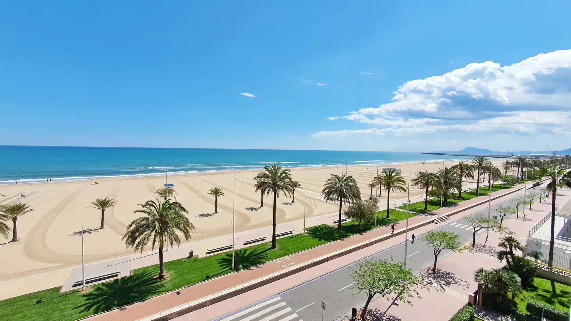 Außenansicht von Wohnungen zur Miete in Gandia mit Terrasse, Möbliert und Ofen