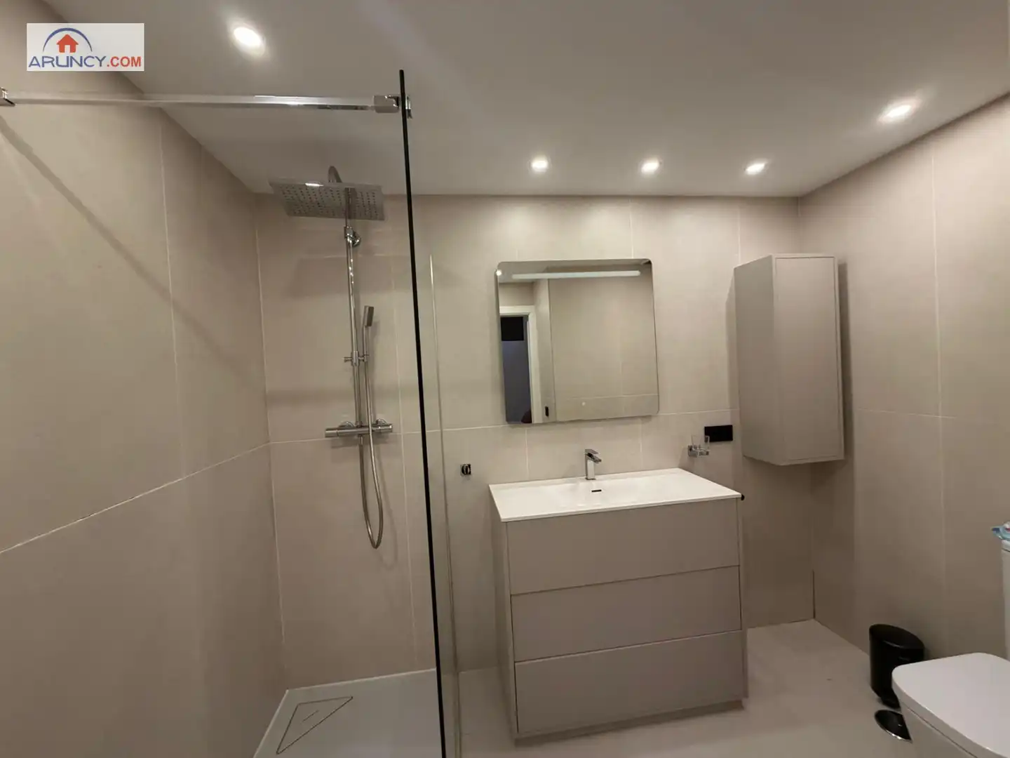 Bany de Casa o xalet de lloguer en Montequinto amb Aire condicionat, Jardí privat i Traster