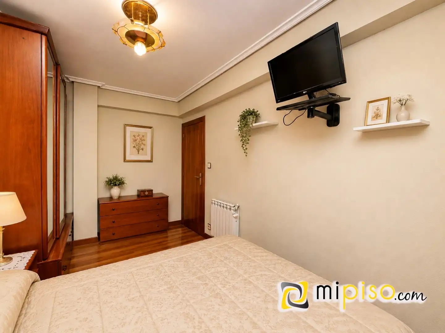 Schlafzimmer von Wohnung zum Verkauf in Laredo mit Balkon