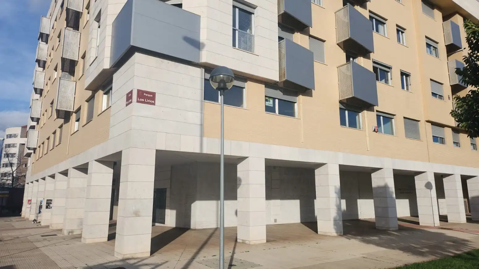 Office space to rent in Los Lirios