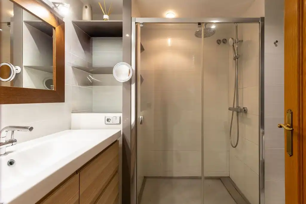 Badezimmer von Haus oder Chalet zum Verkauf in Canet de Mar mit Klimaanlage, Heizung und Terrasse