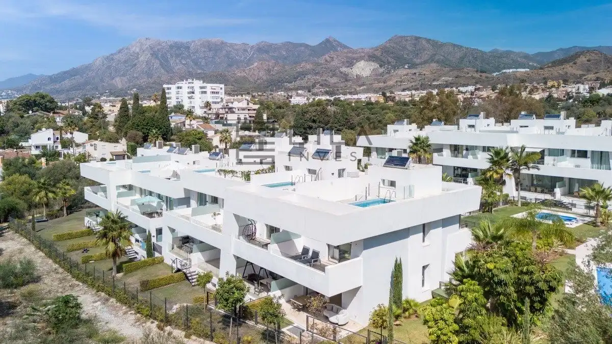 Casa adosada en venta en Las Encinas, Río Real