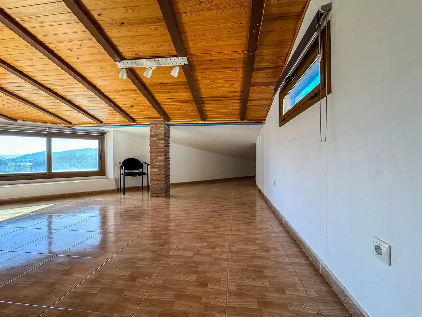 Detached house with terrace for sale in carrer Font de Nerola, imagen 37