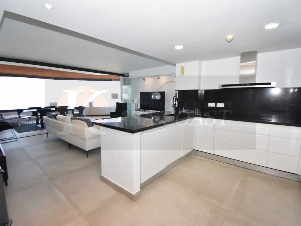 Cuina de Àtic en venda en Benalmádena amb Aire condicionat, Jardí privat i Terrassa