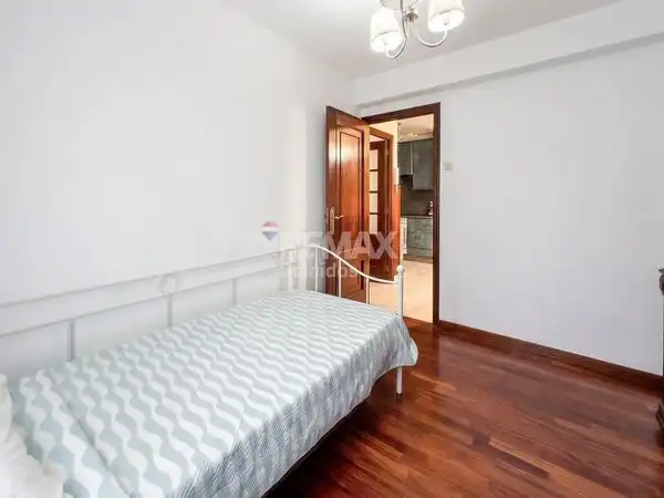 Piso en venta en Vigo  con Calefacción y Trastero