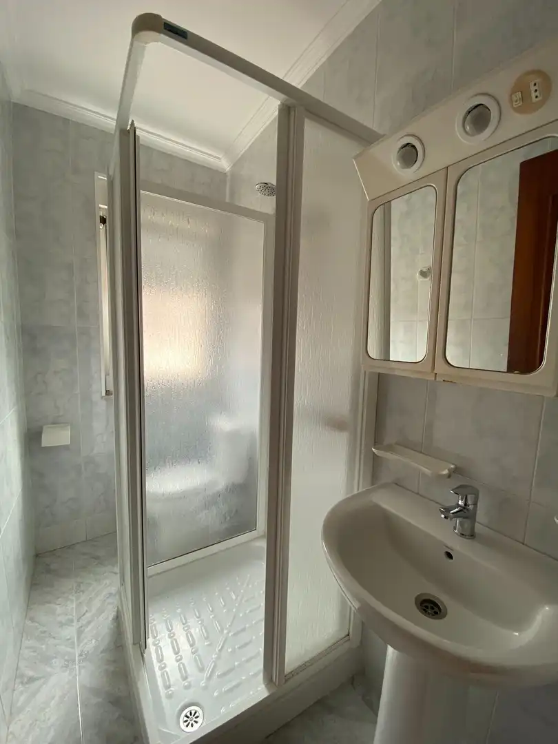 Baño de Piso en venta en Fisterra con Terraza, Trastero y Amueblado