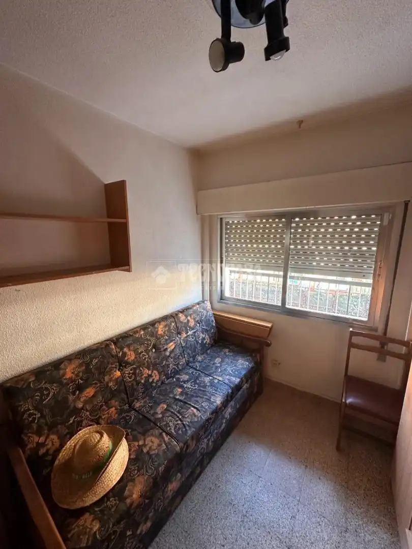 Habitación de Piso en venta en Madrid con Calefacción, Terraza y Balcón