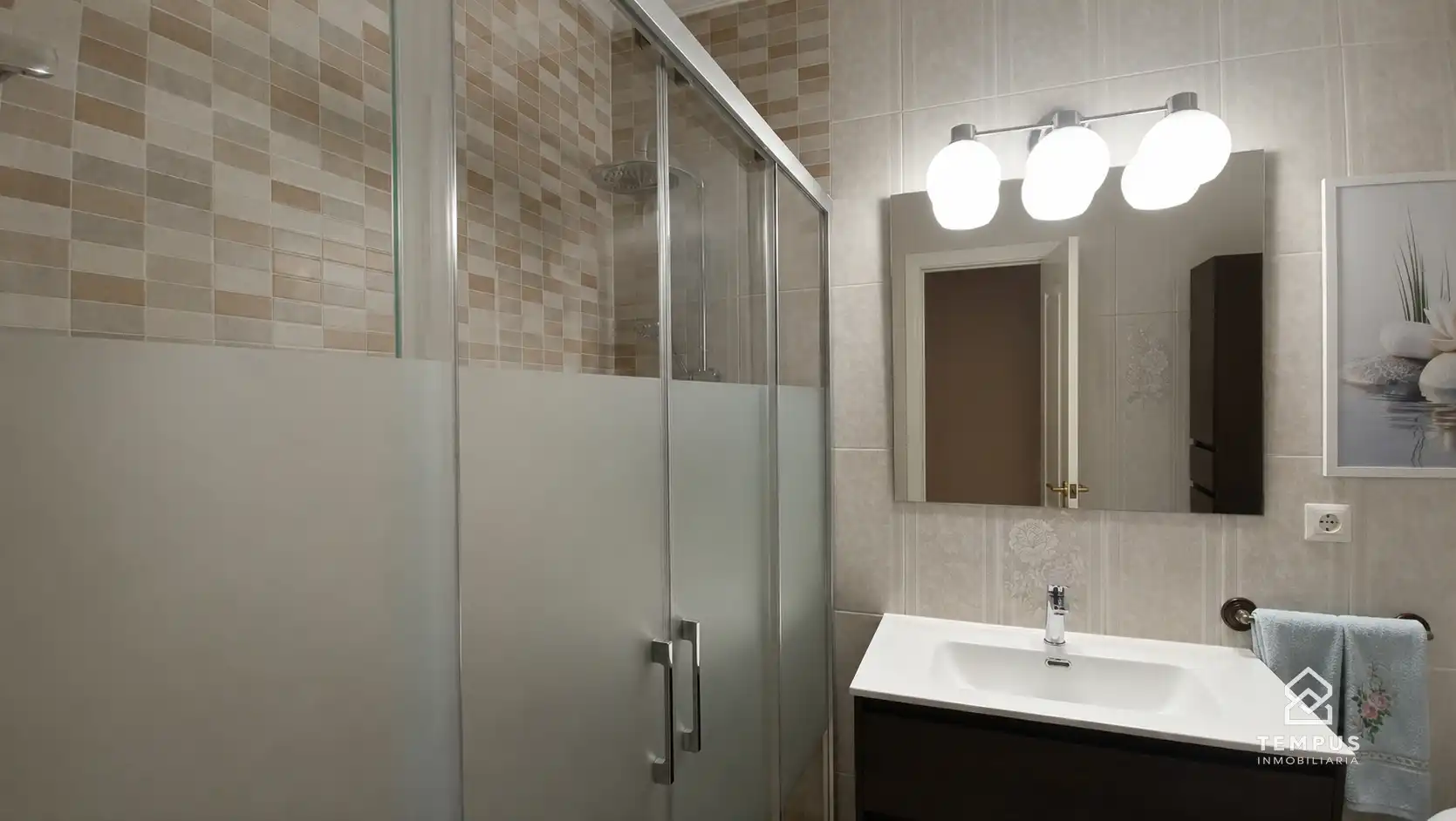 Bathroom of Flat for sale in Córdoba  with Air Conditioner, Terrace and Furnished