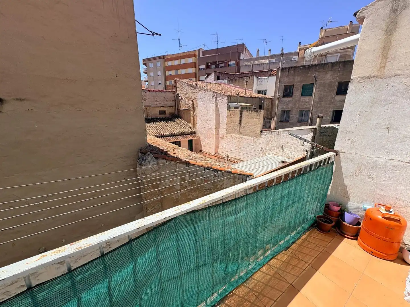 Außenansicht von Wohnung zum Verkauf in Almansa mit Heizung, Terrasse und Abstellraum