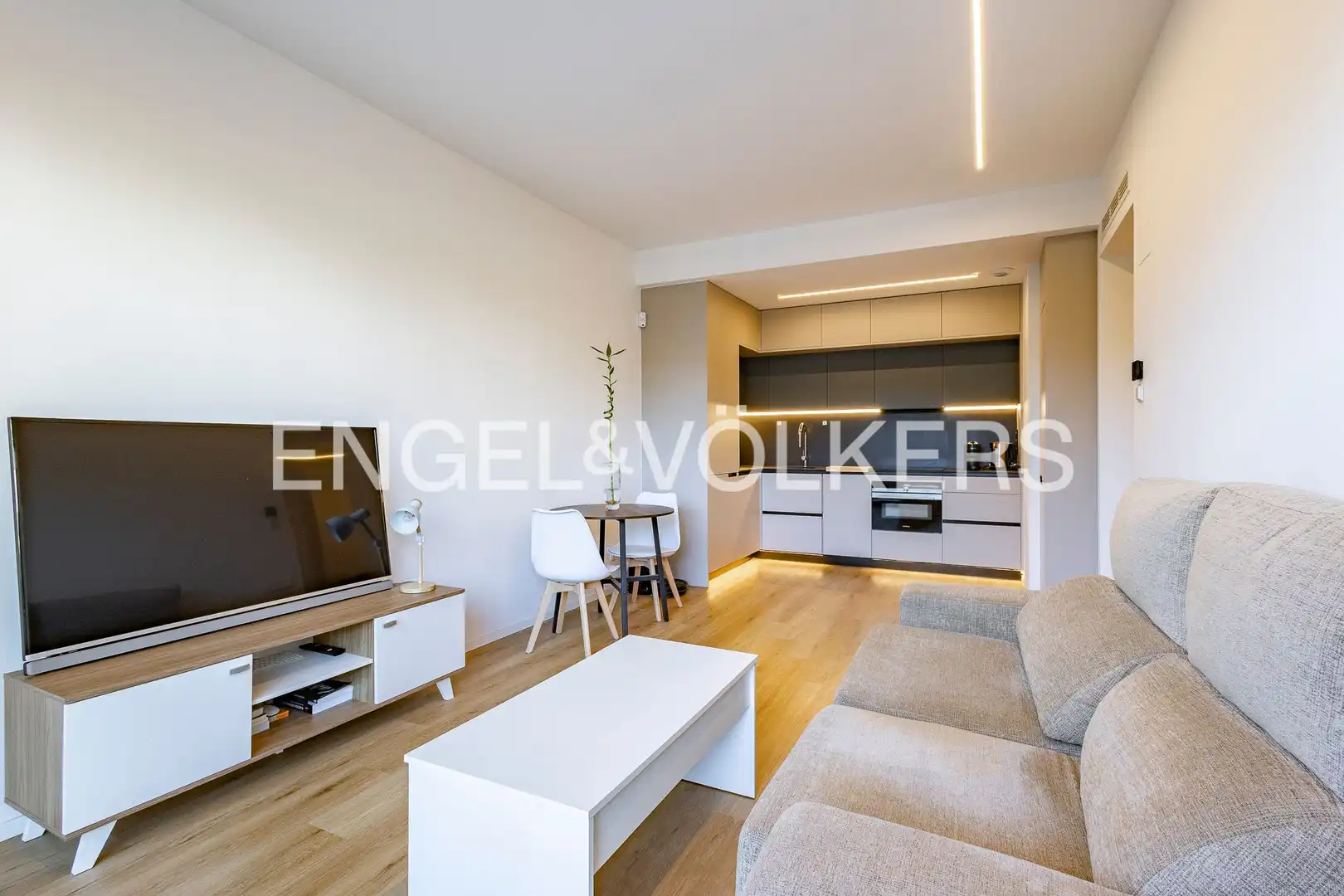 Sala de estar de Apartamento en venta en Esplugues de Llobregat con Calefacción, Terraza y Trastero