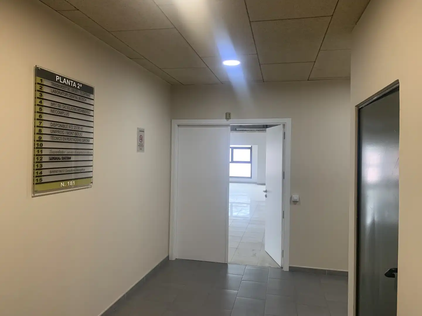 Local en venda en Celrà amb Aire condicionat