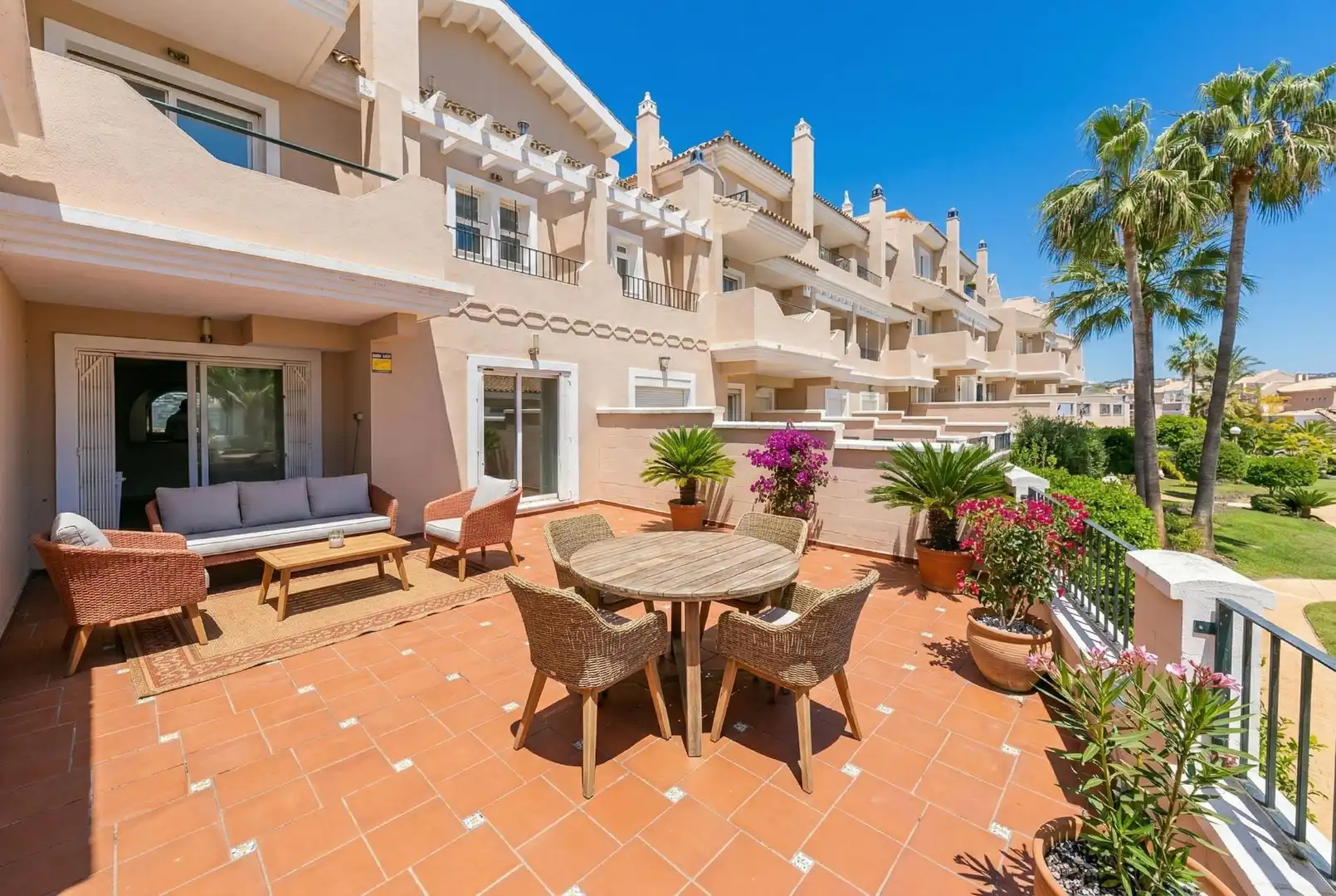Maison mitoyenne avec piscine à vendre à La Duquesa