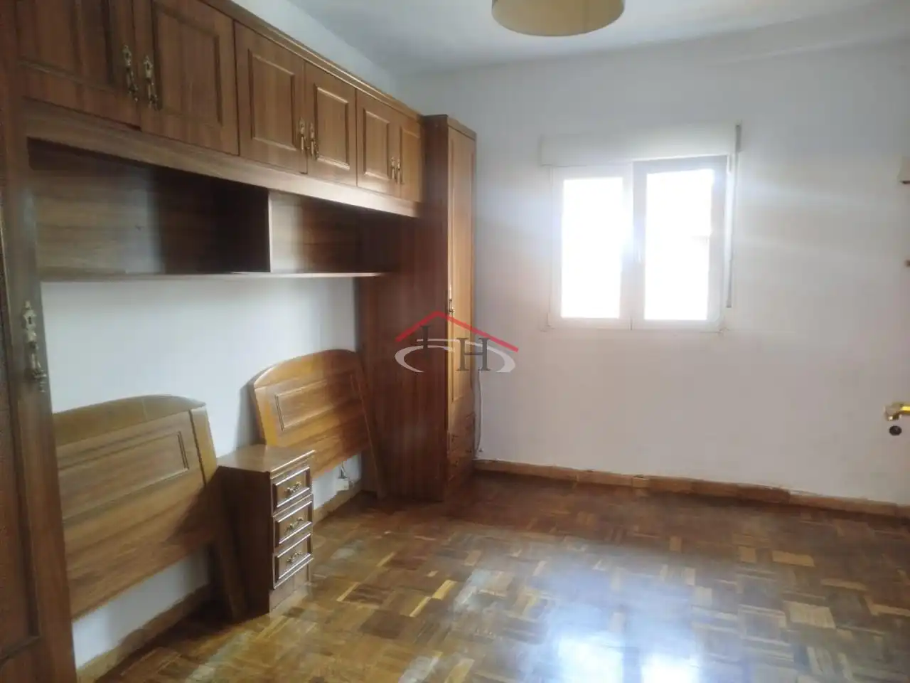 Habitación de Piso en venta en León Capital  con Calefacción, Terraza y Trastero