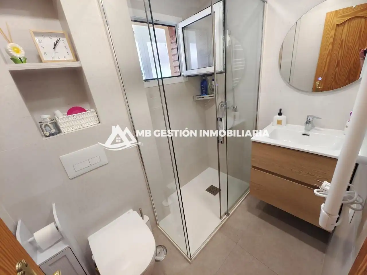 Baño de Piso en venta en Leganés con Aire acondicionado, Calefacción y Terraza