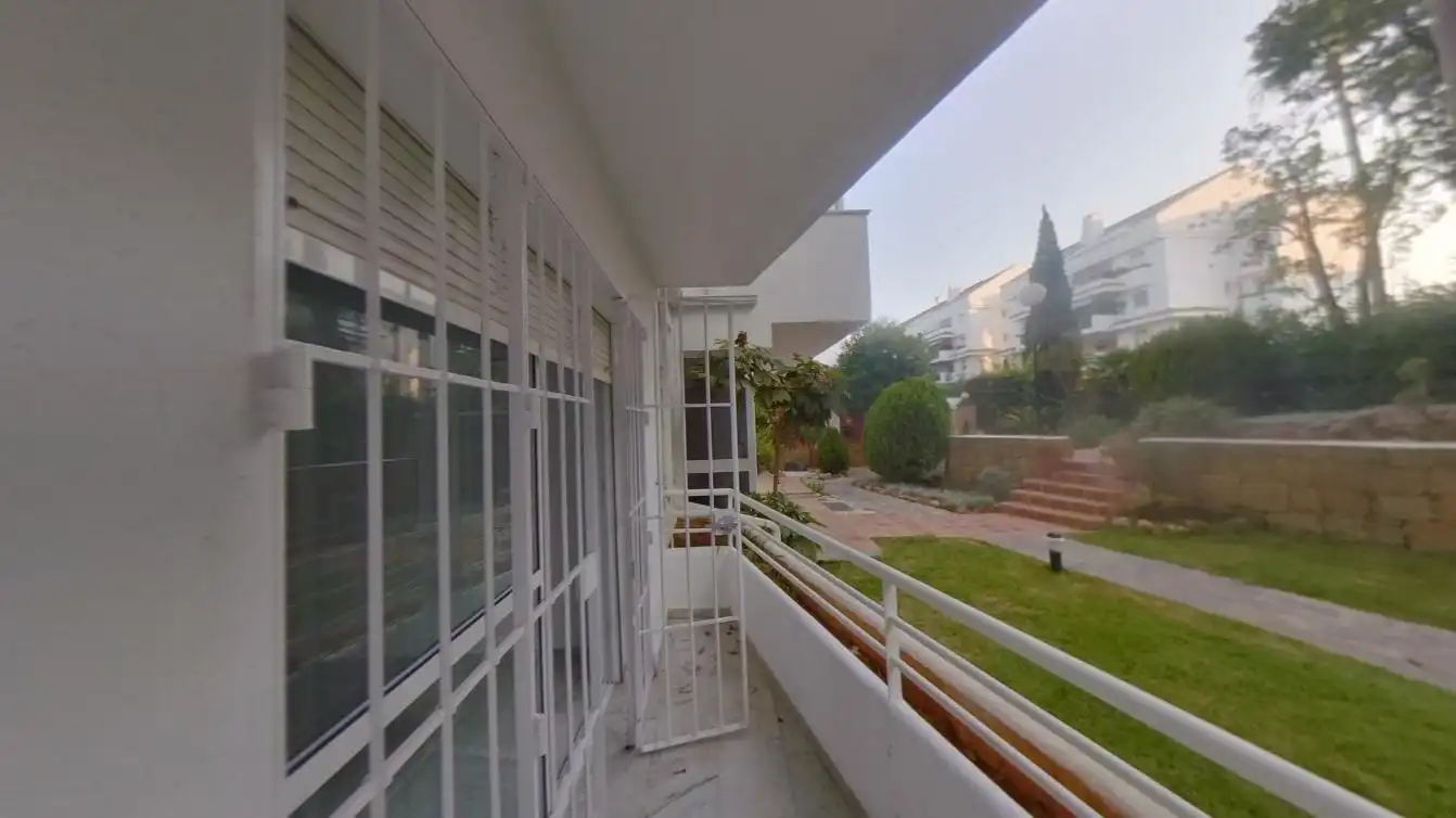 Jardín de Piso en venta en Marbella con Piscina