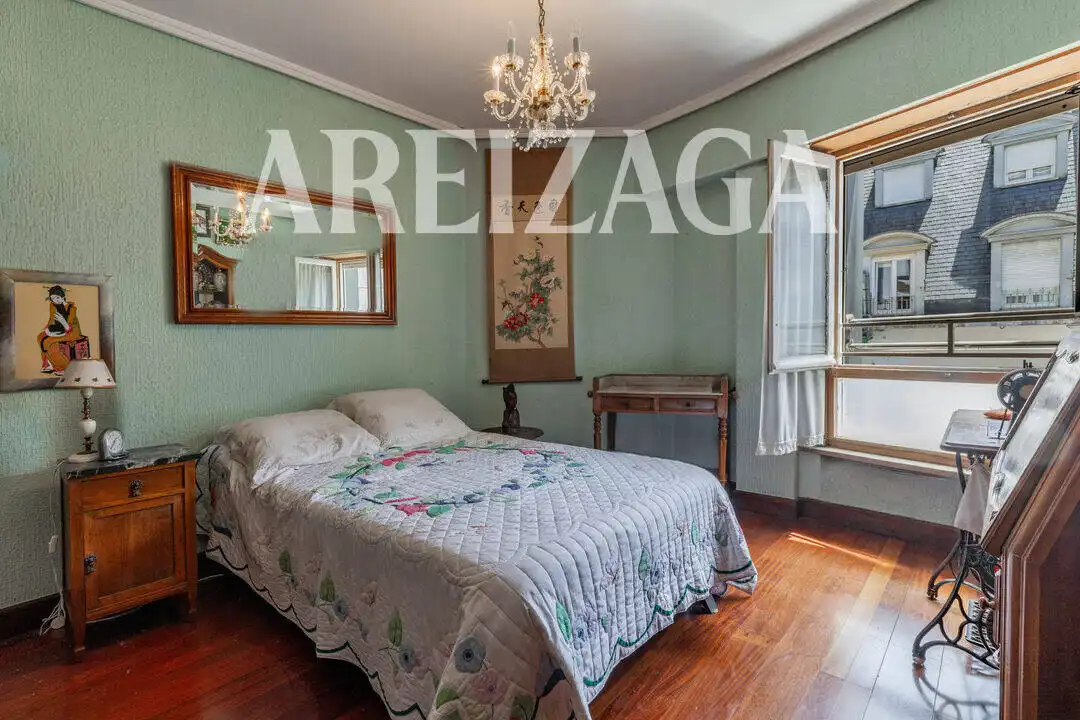 Habitación de Piso en venta en Donostia - San Sebastián  con Calefacción y Trastero