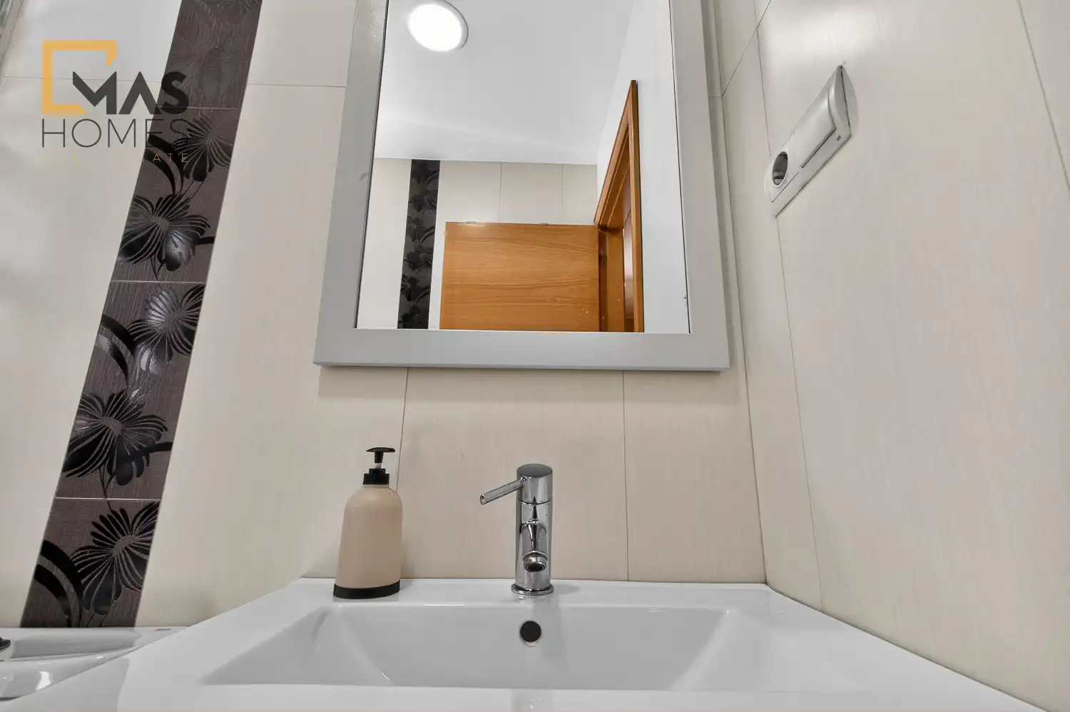 Bathroom of Houses for sale in Sant Cugat del Vallès  with Air Conditioner, Heating and Storage room