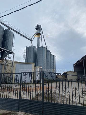 Nave industrial en Venta en Calle Mayor en Larrodrigo