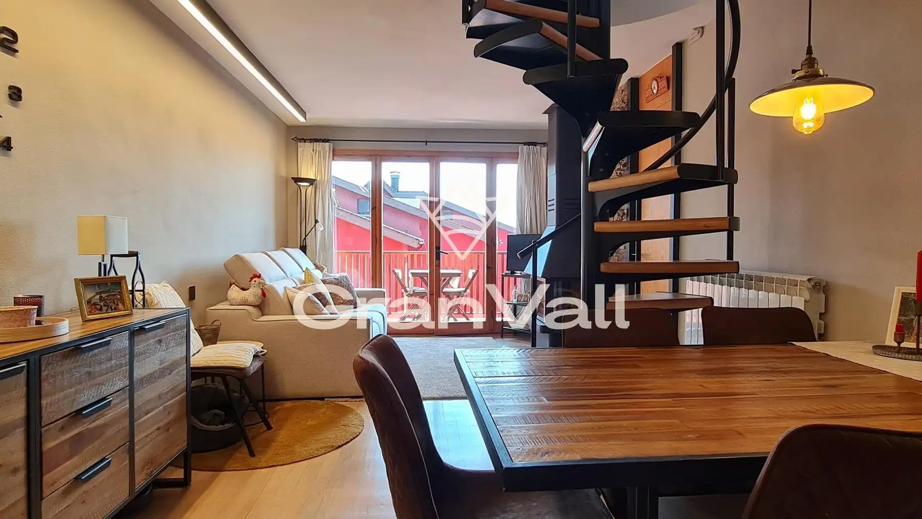 Sala d'estar de Àtic en venda en Puigcerdà amb Calefacció, Parquet i Terrassa