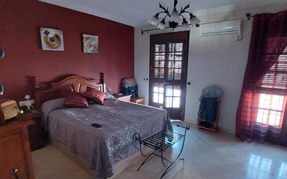 Bedroom of House or chalet for sale in Dos Hermanas  with Air Conditioner, Terrace and Oven