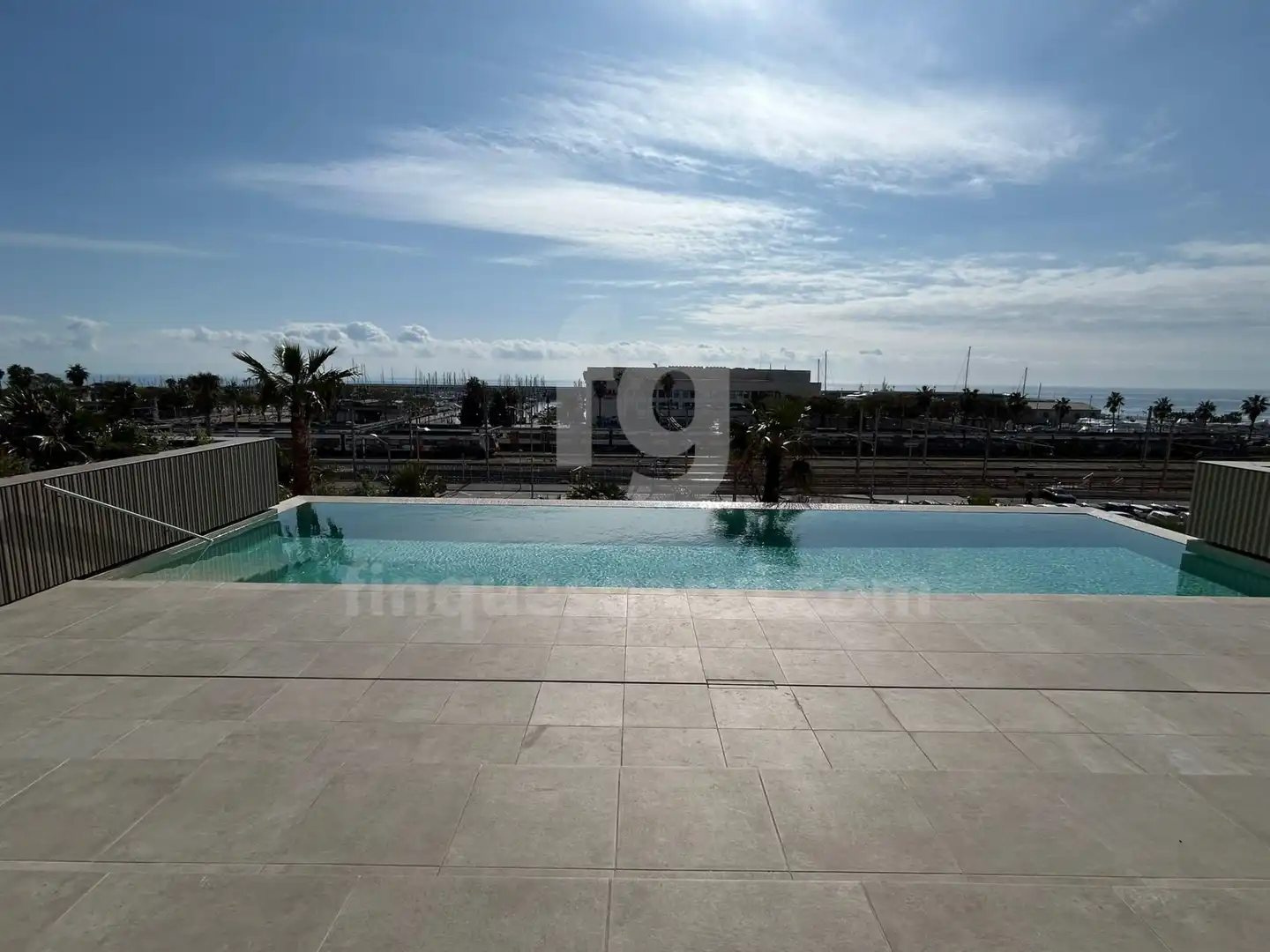 Piscina de Pis de lloguer en Mataró amb Aire condicionat, Calefacció i Terrassa