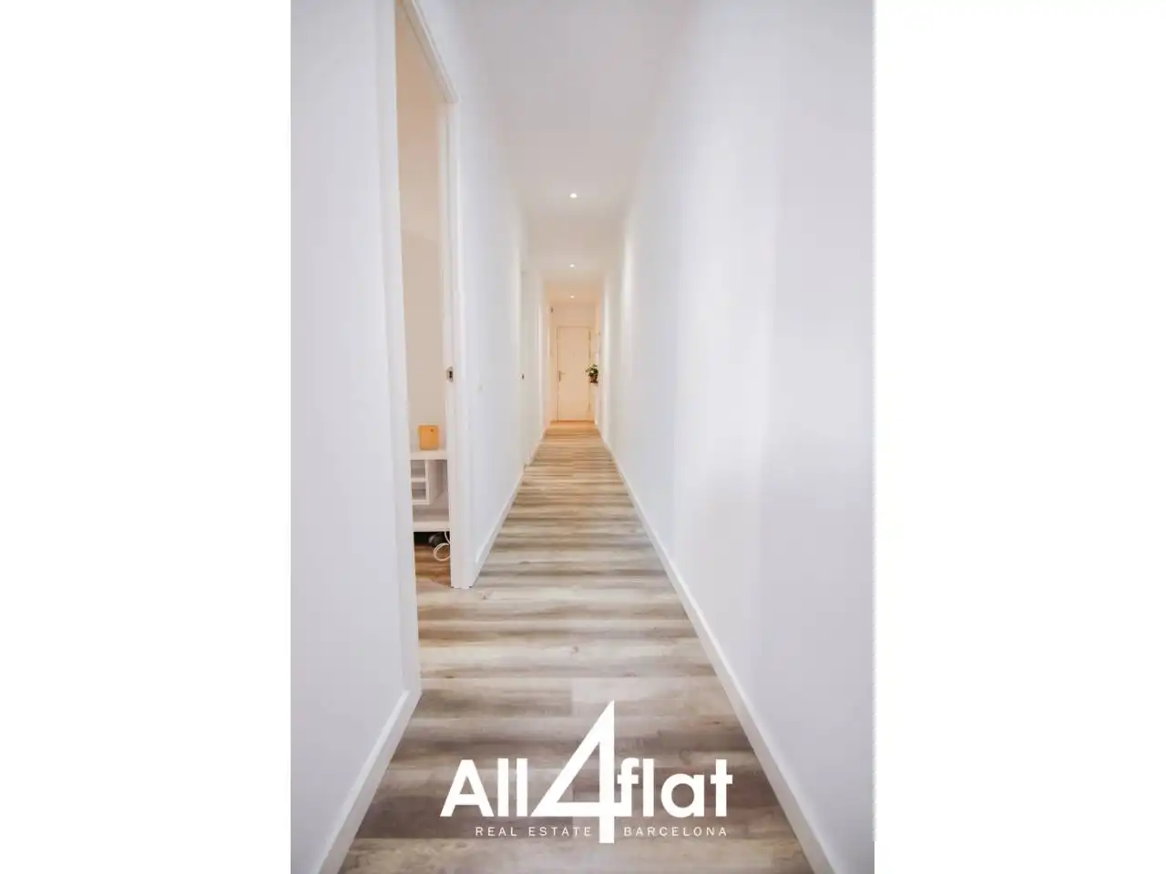Flat for rent in Barcelona  with Air Conditioner, Parquet flooring and Terrace