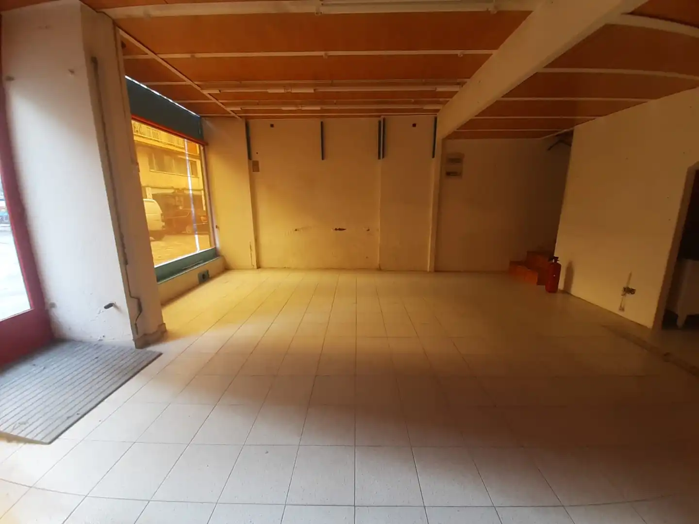 Local comercial en venda a Casco Antiguo, imagen 3