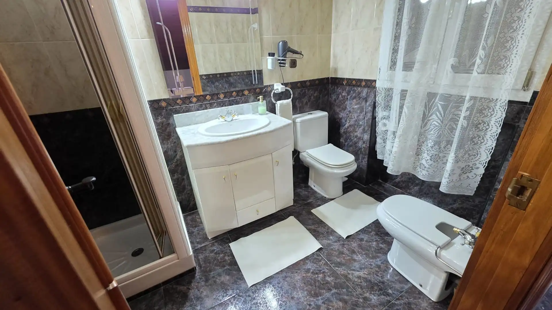 Bany de Casa o xalet en venda en Castro-Urdiales amb Calefacció, Jardí privat i Terrassa