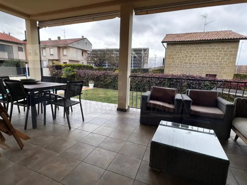 Terrassa de Casa o xalet en venda en Rodezno amb Jardí privat, Piscina i Forn