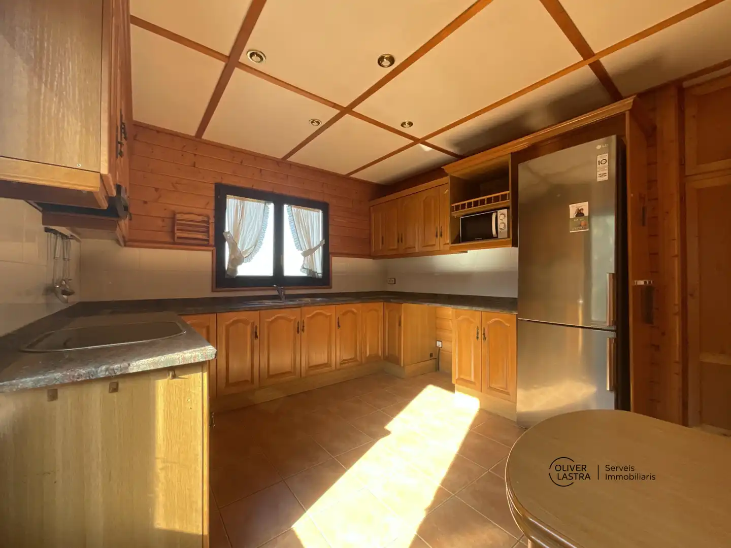 Cocina de Casa o chalet en venta en Sant Andreu de la Barca con Aire acondicionado, Calefacción y Jardín privado