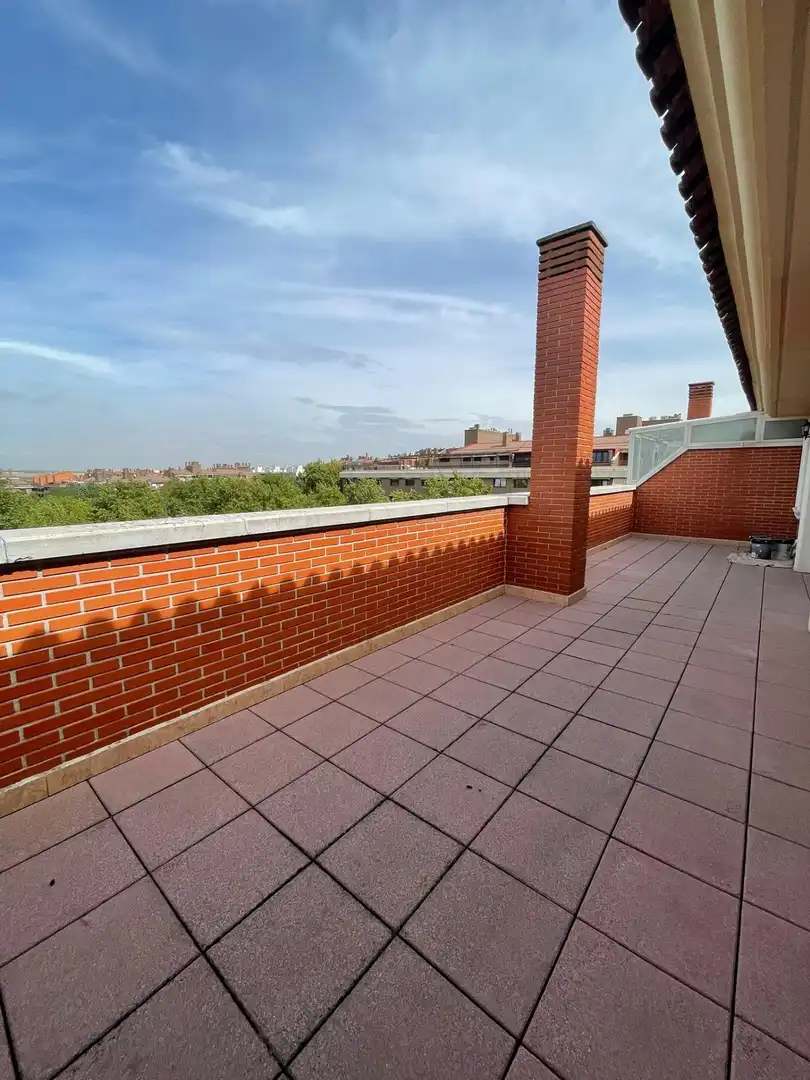 Ático con terraza en alquiler en Calle CERRO MINGUETE, imagen 4
