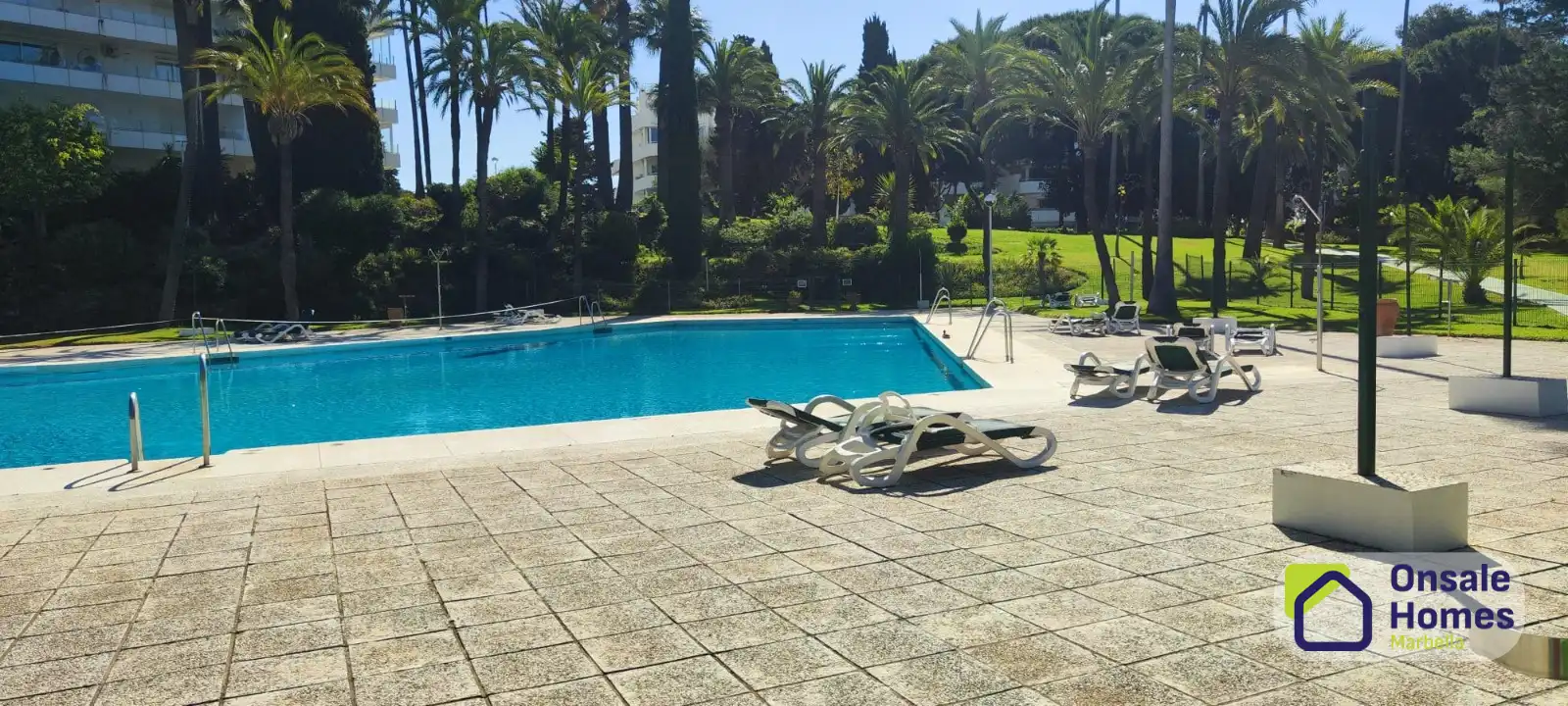 Piscina de Apartamento en venta en Marbella con Terraza, Trastero y Piscina comunitaria