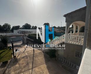 Vista exterior de Casa o xalet en venda en Castellón de la Plana / Castelló de la Plana amb Calefacció, Jardí privat i Terrassa