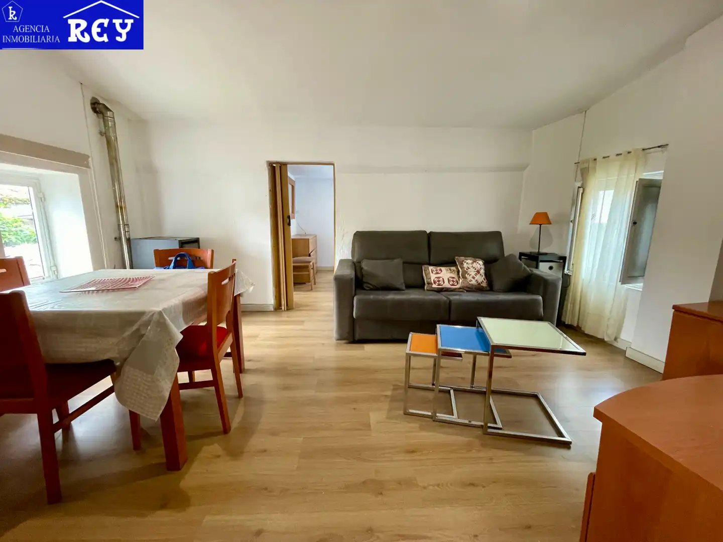 Sala d'estar de Casa o xalet en venda en Santiago de Compostela  amb Moblat