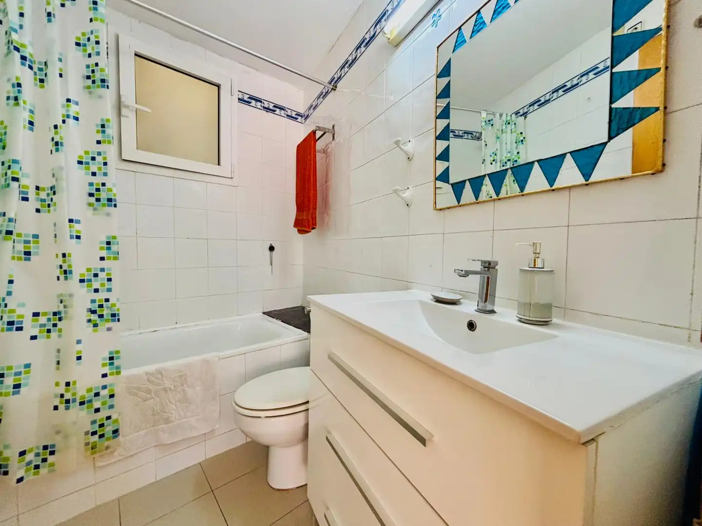 Badezimmer von Wohnung zum Verkauf in Barcelona mit Klimaanlage, Heizung und Möbliert