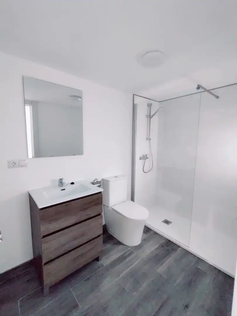 Baño de Piso en venta en Cártama con Terraza