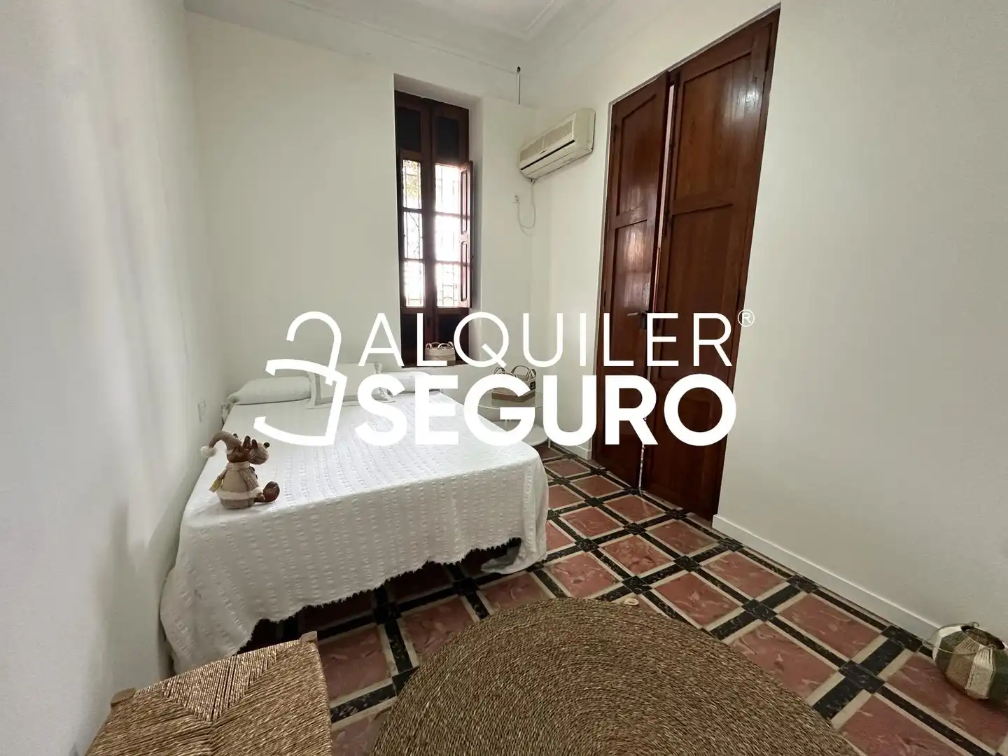 Habitación de Piso de alquiler en Valencia con Aire acondicionado, Terraza y Amueblado