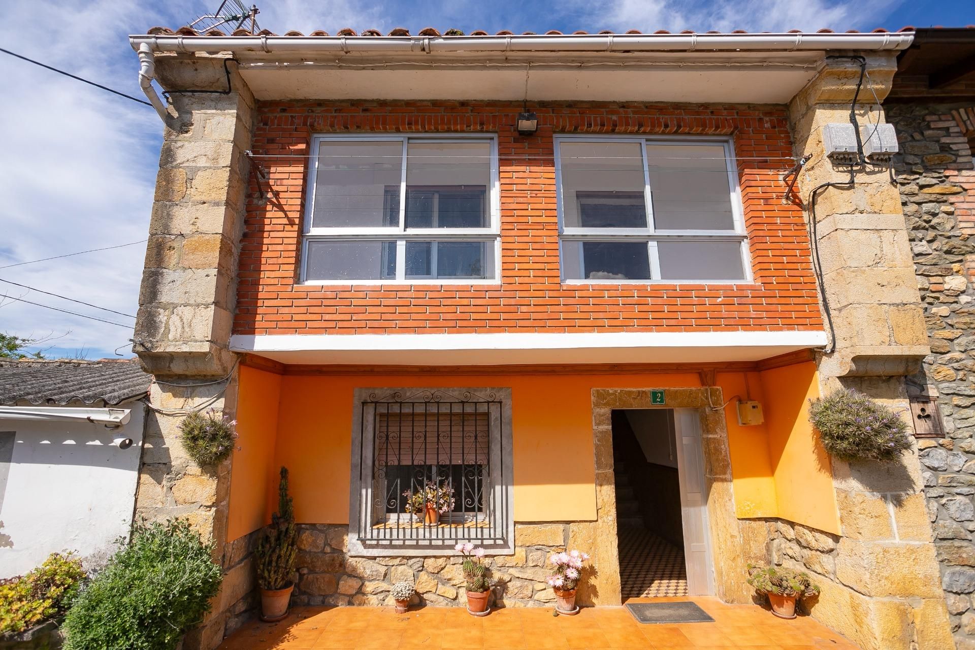 Exterior view of House or chalet for sale in Val de San Vicente   with Private garden