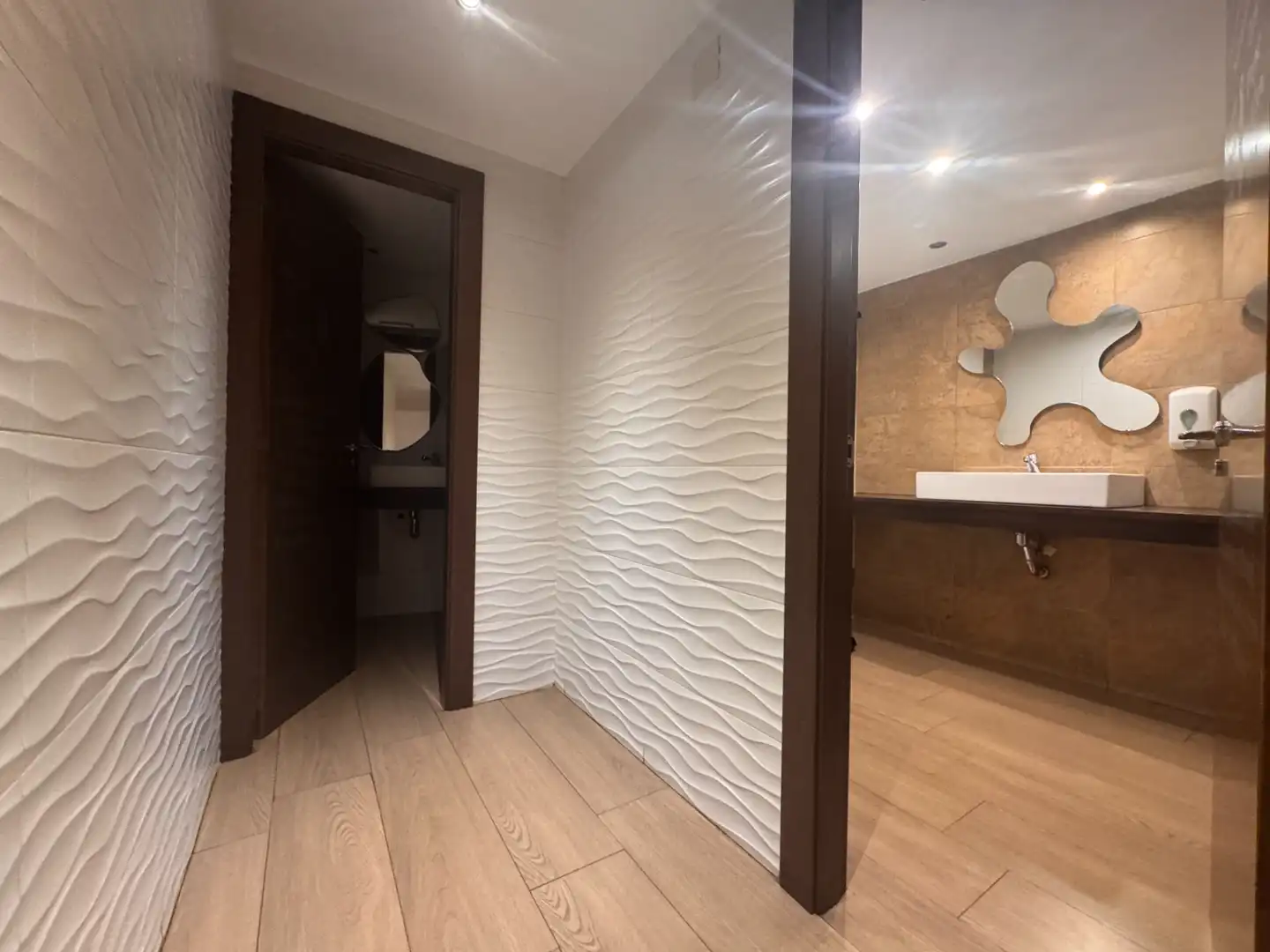 Local comercial en venta en Avinguda del País Valencià 65, imagen 24