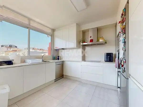 Cocina de Piso en venta en Vigo  con Calefacción, Parquet y Trastero
